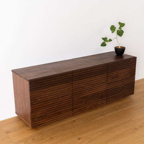 LOW CHEST_SLIT_W1610-1800mm